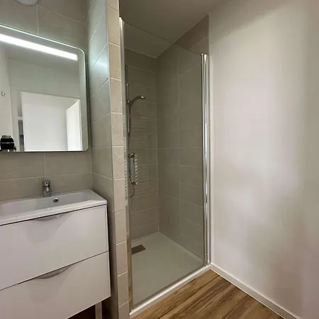 Climatise, Proche Et Commerces, 4 Pers., Parking Prive, Quartier Du Couchant - Fr-1-328-235 라그랑모트