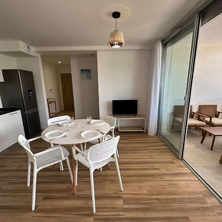 Climatise, Proche Et Commerces, 4 Pers., Parking Prive, Quartier Du Couchant - Fr-1-328-235