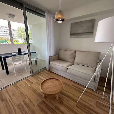 Climatise, Proche Et Commerces, 4 Pers., Parking Prive, Quartier Du Couchant - Fr-1-328-235 아파트
