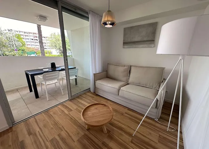 Climatise, Proche Et Commerces, 4 Pers., Parking Prive, Quartier Du Couchant - Fr-1-328-235 Lejlighed